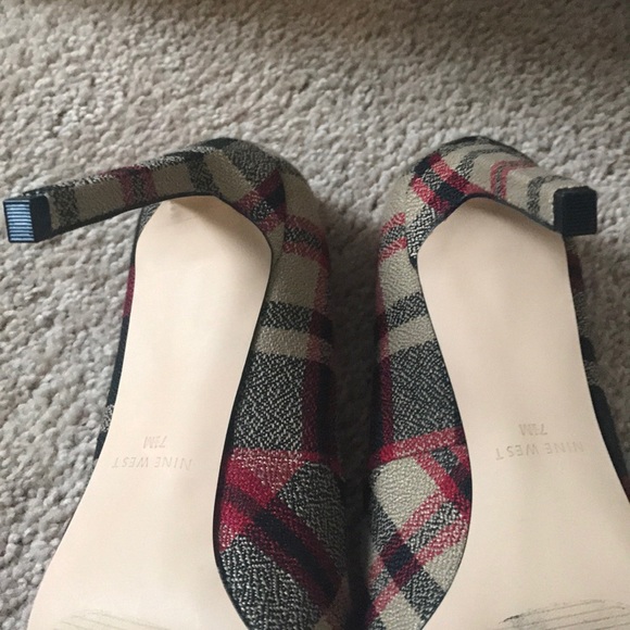 Two pairs of Nine West pumps size 7.5 - Picture 7 of 7